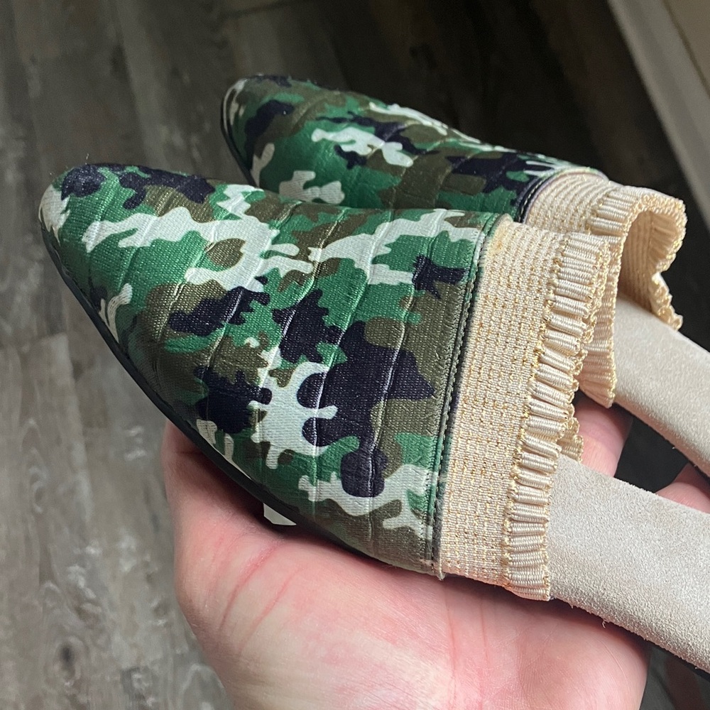 Charleston Shoe Company Blakely Camouflage Mules - Picture 11 of 17